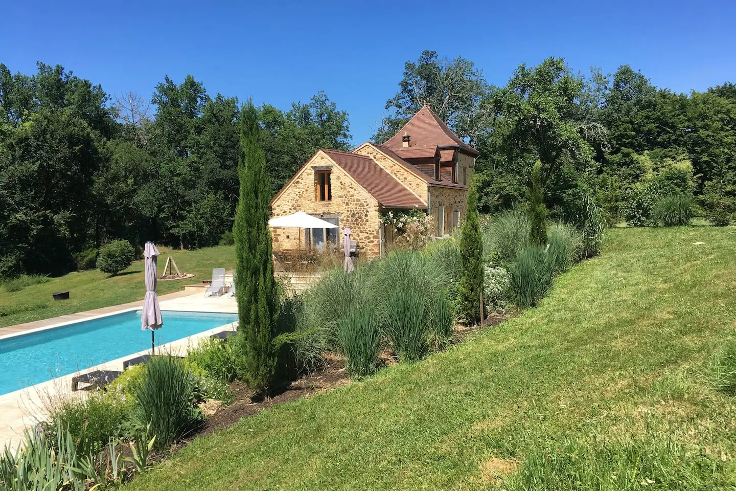 house-pool-&-garden-1